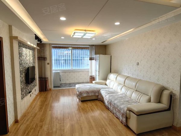 延边延吉北大区水岸帝景八中 大集水岸帝景1楼三室一厅100平出租房源