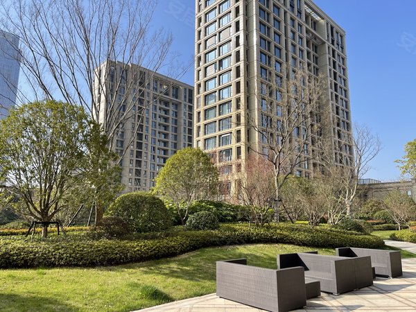 无锡滨湖太湖玉兰西花园(二三期)金融街旁边 玉兰西花园精装三房 近