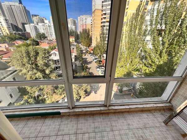 沈阳沈河北文萃路河畔花园主卧独卫!市图书馆地铁旁!河畔花园小区!