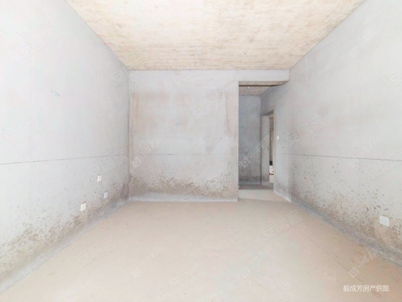 洋房龙城福第小区新居住密度低中间楼层采光好南北通透