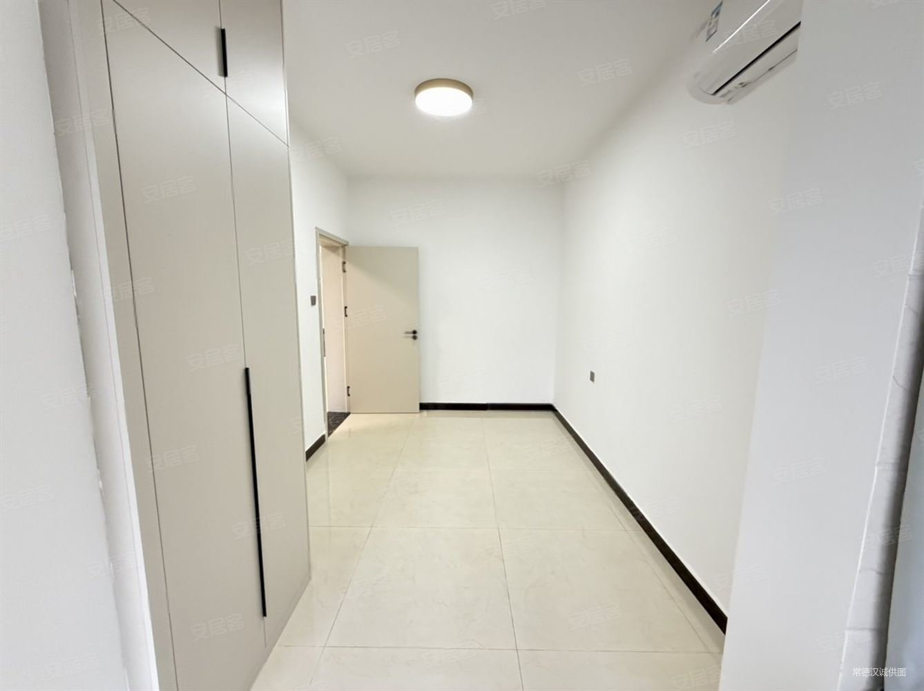 怡景御园3室2厅2卫120㎡南北52万