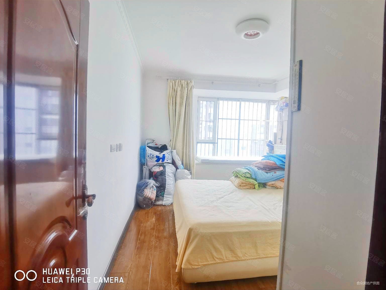 保利罗兰香谷 两室精装修 南北通透户型方正 看房随时