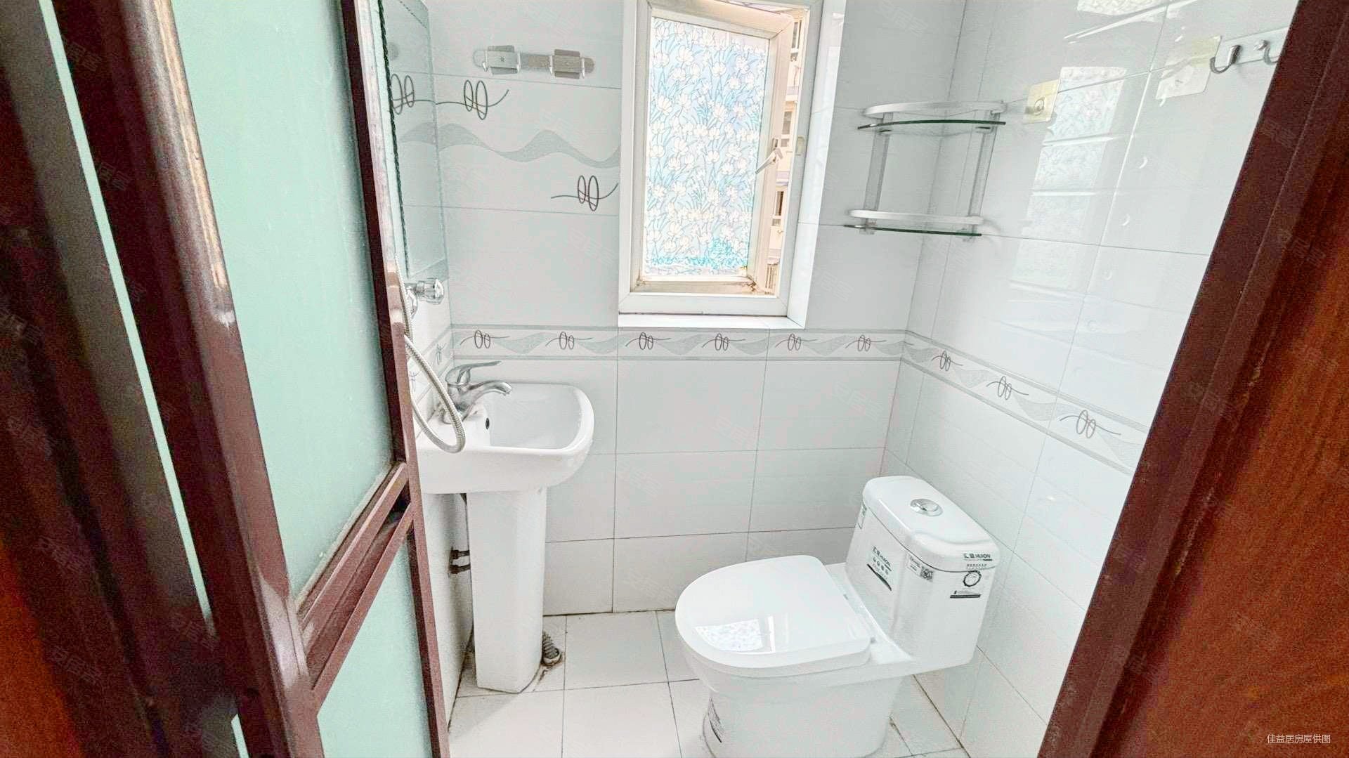 财富广场 步步高附近 电梯精装三房 家具家电齐全,拎包入住,华盛大厦