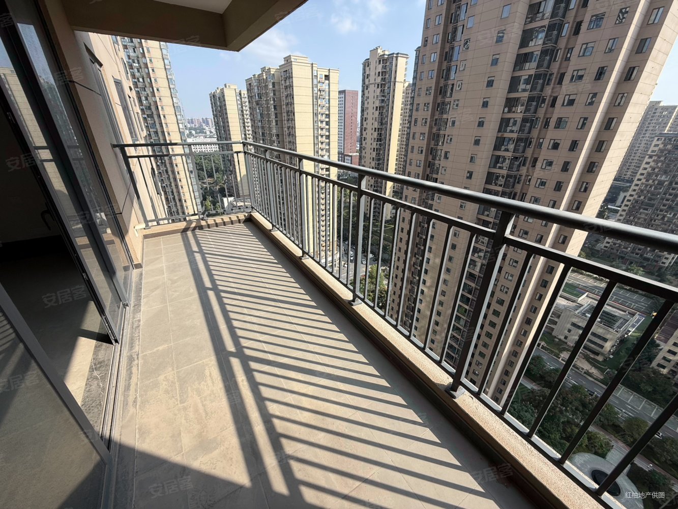 运达锦绣广场 高楼层视野无遮挡 车位充足 次新房