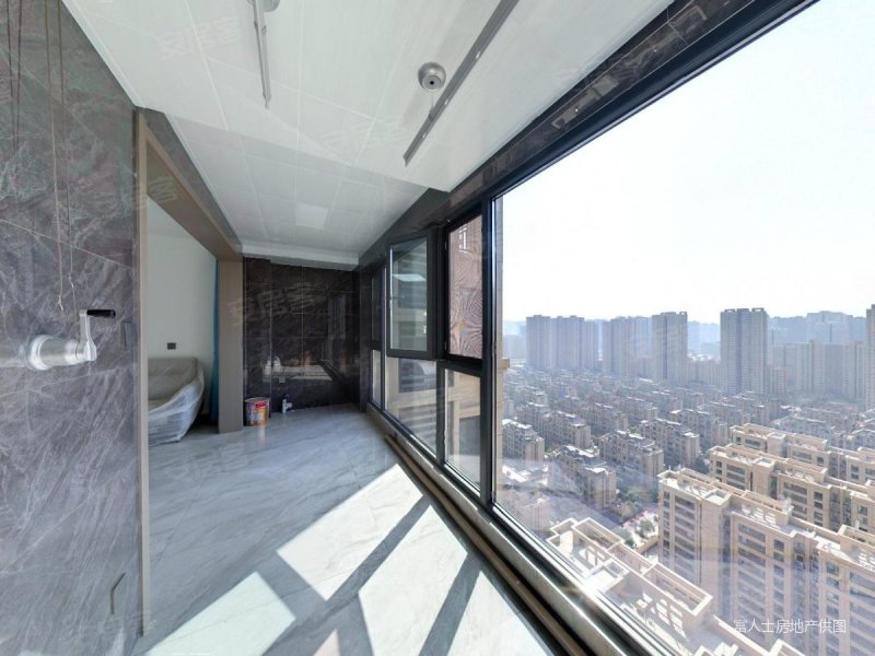 凤城四路绿地峰辉满三满二精装全明未入住3地铁