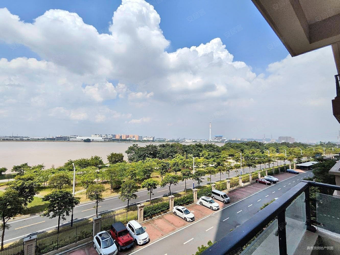 碧桂园凤凰湾一线江景房业主诚心出售320万满两年税费低价格可