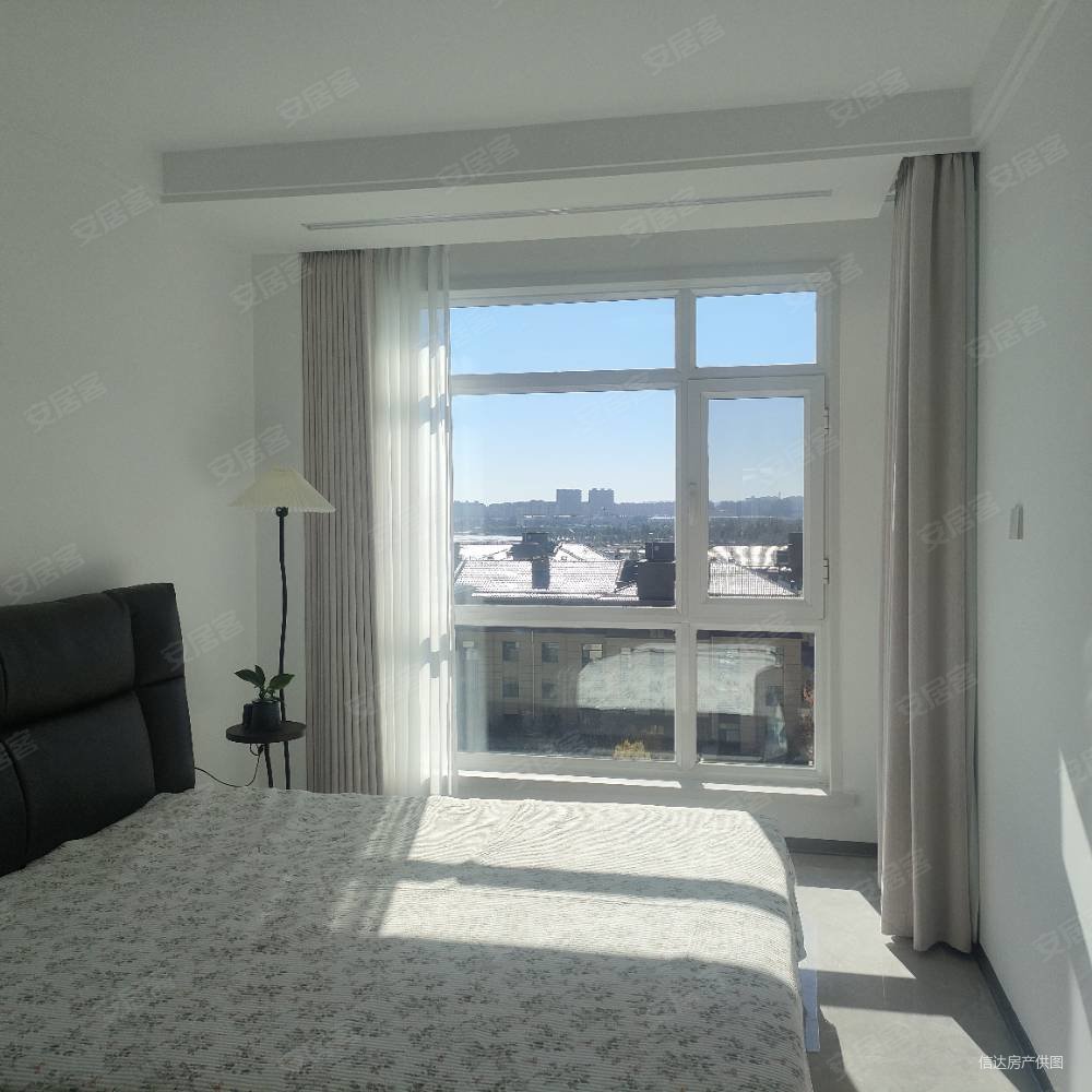 御湖原著3室2厅2卫131㎡南北108万