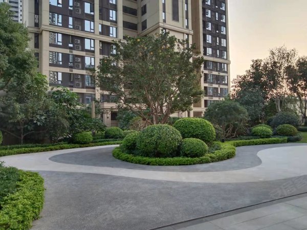 厦门集美杏北路国贸天峯国贸天峯三房两厅 小区门口30米到地铁站 从未