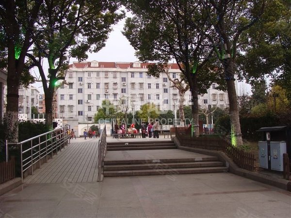 上海浦东北蔡莲溪二村大开间,带采光天井,底楼房,居家装修出租房源