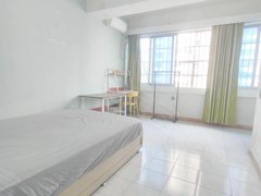 海口琼山府城红城湖，龙湖天街附近，家电齐全拎包入住，电梯房源有车位。出租房源真实图片