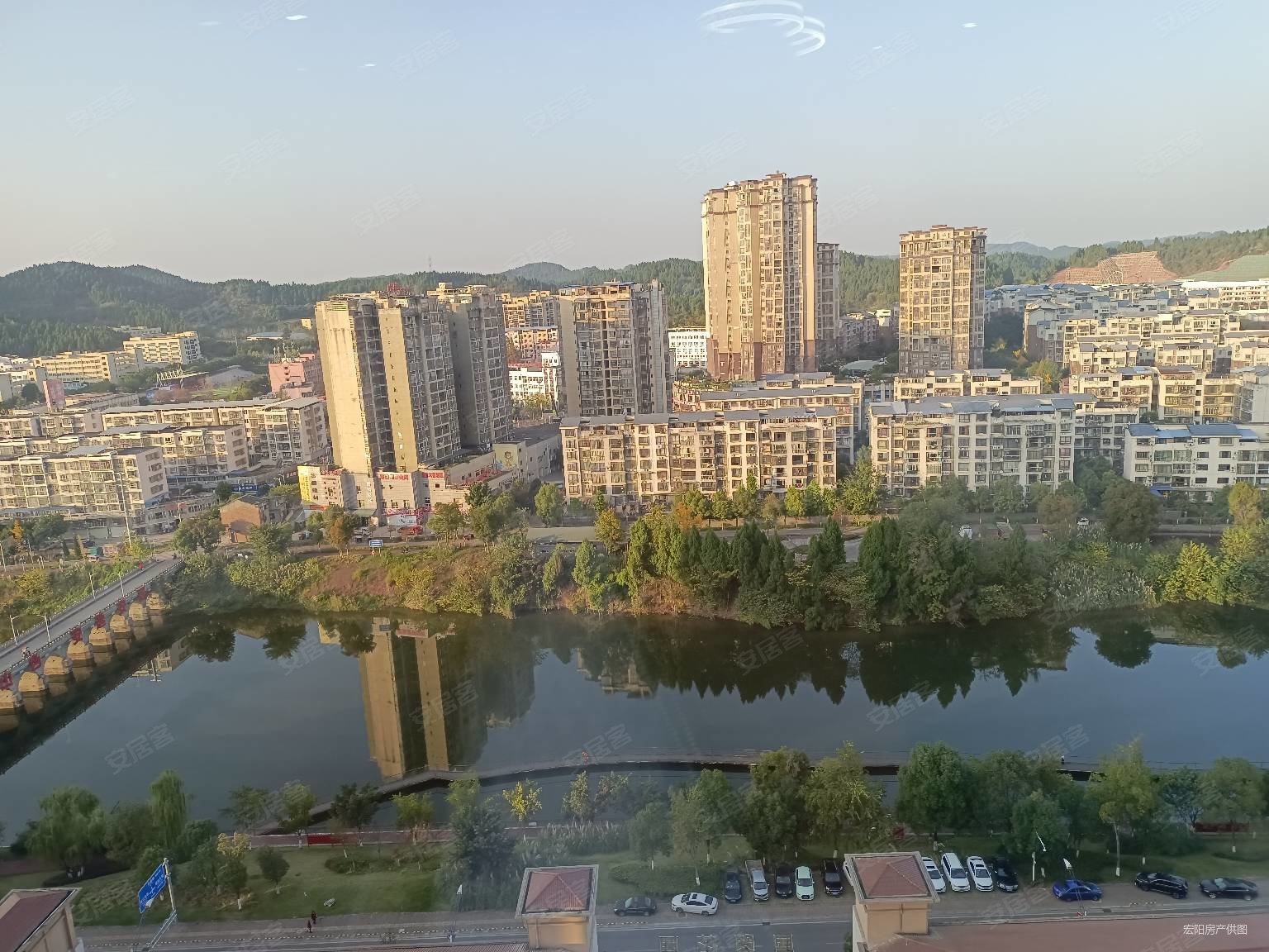 国贸花园一线江景街中心精装电梯房