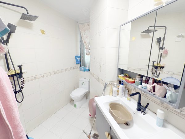 国际名都 1室1厅1卫 电梯房 精装修68平米,崂山租房-青岛58安居客