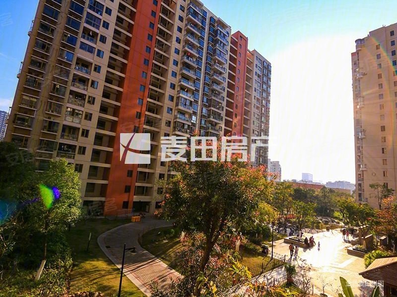 高楼层采光充足 商品房 南北通透 低密宜居 刚需两居 环境好,绿苑新城