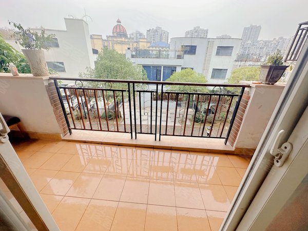 【多图】天高鸿苑,农业园区租房,汽博中心 主卧带卫带阳台 楼下免费