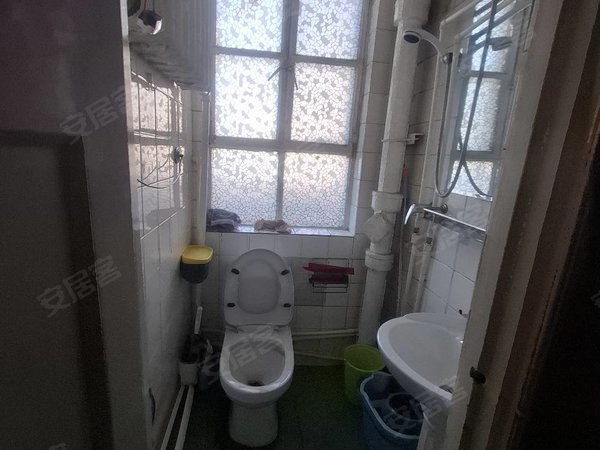 包头青山文化路迎宾道一号街坊迎宾小区75平米3楼3室1厅全家具家电拎包入住1000出租房源真实图片