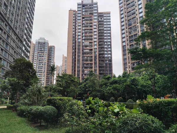 深圳宝安松岗联投东方华府(一期)联投东方小区,三房空房出租,以前是