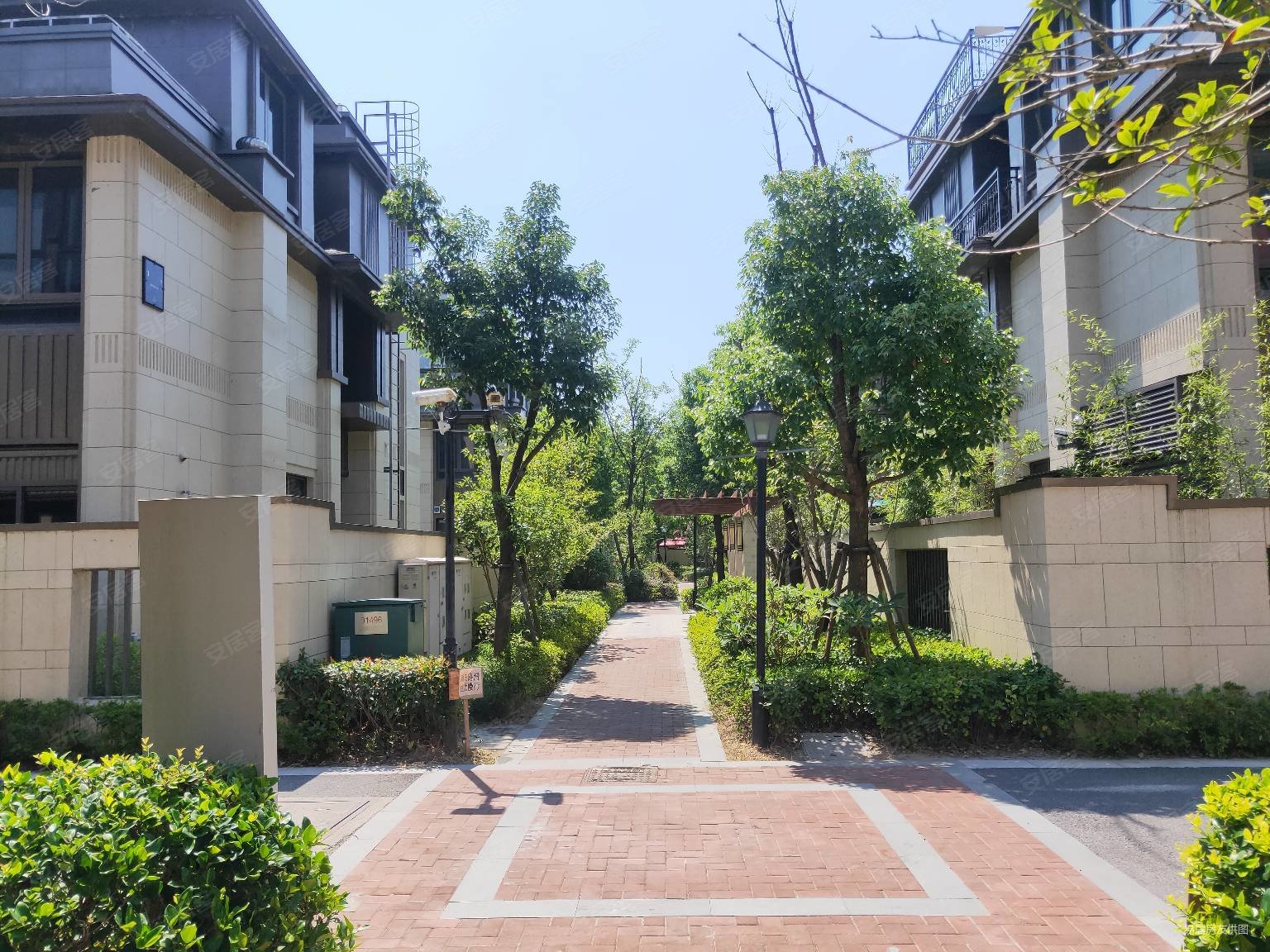 绿地朱家角1号(一期别墅)4室3厅4卫175.88㎡南北950万