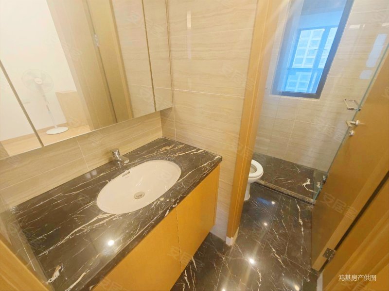 新建二中旁精装修房东急卖