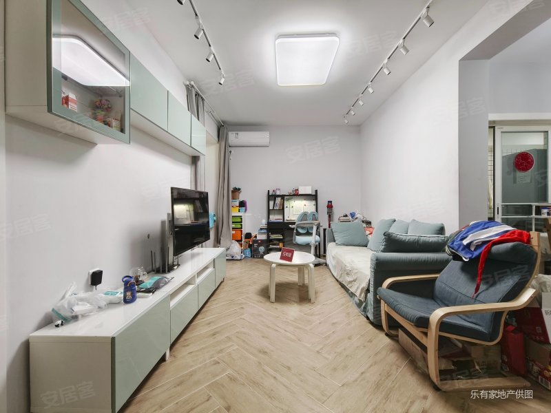 新安湖花园(一期) 朝向好 精装可拎包入住 满五   商品房