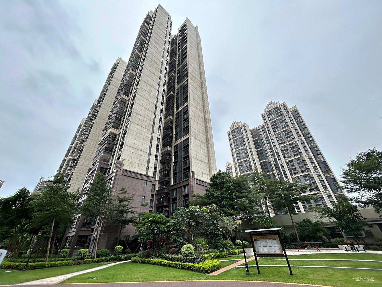 美的明湖一期少有精装3房南向拎包可入住