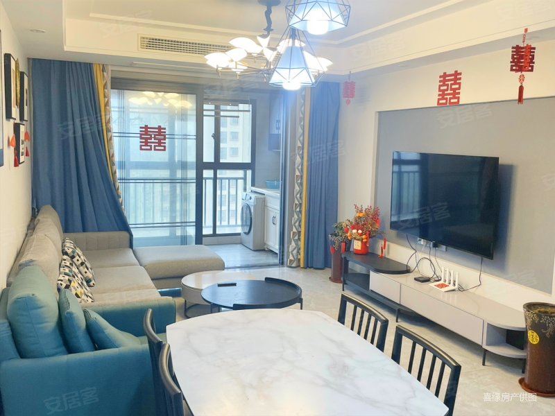 景湖天成 小高层 中间楼层 婚装 前后无遮挡