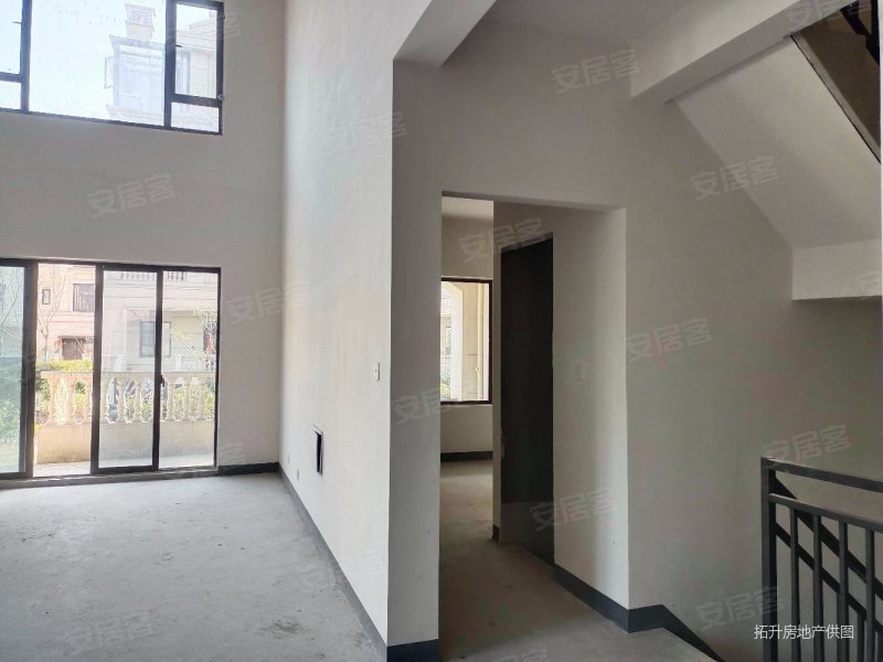 带地下室,地上2层,户型o 一楼南北双入户,半岛印象花园二手房,570万,4