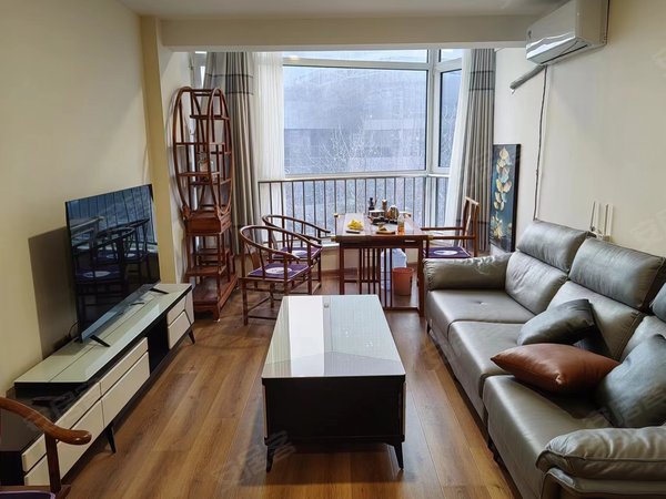 青岛黄岛长江路黄海铂寓便宜好房出租  黄海铂寓精装修公寓  两室一厅