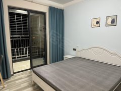 永春永春城区城区温泉小区边套大三房，奶油风格，高档装修，18大床，双阳台出租房源真实图片