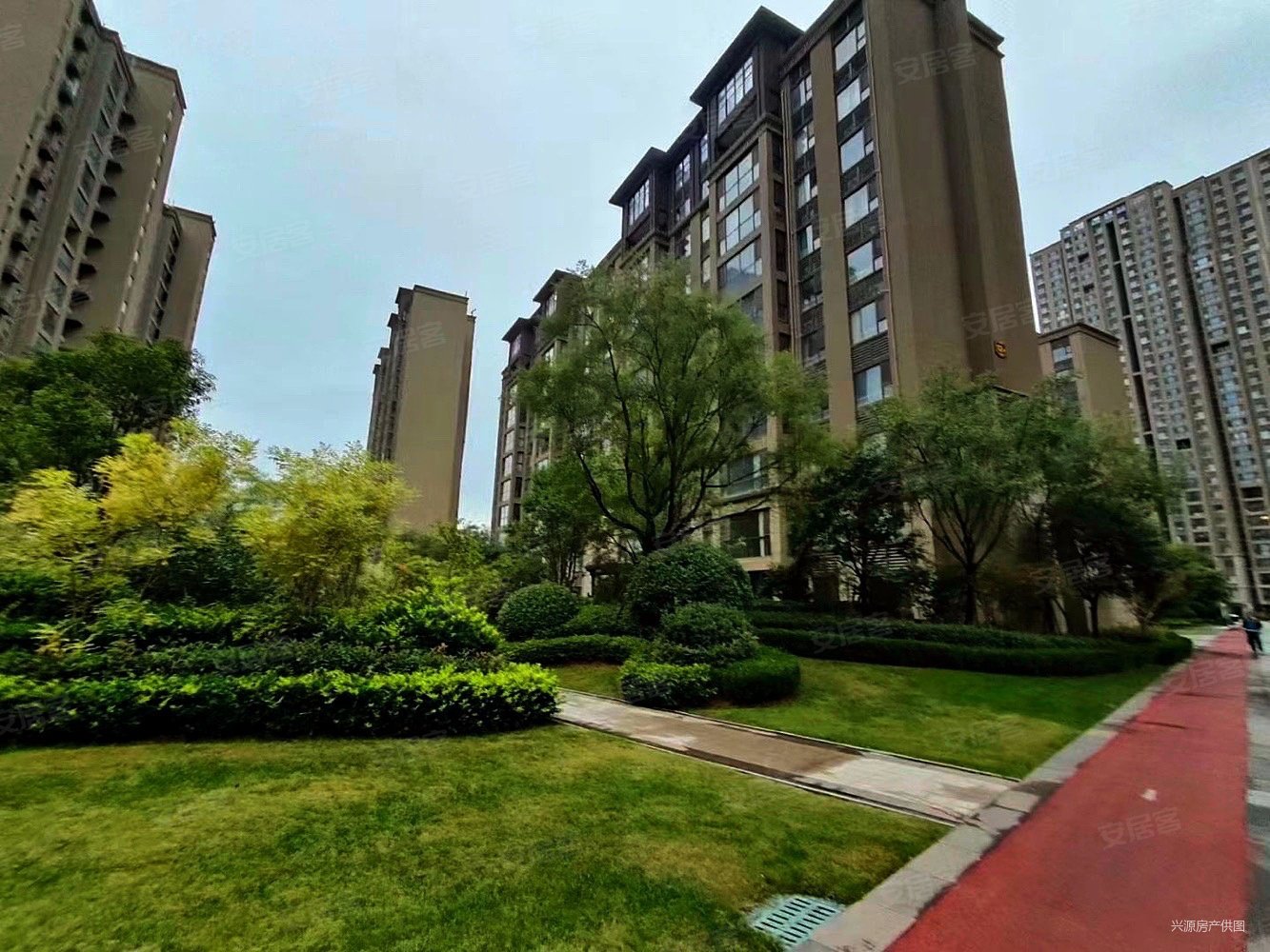 西安房产网>西安二手房>高新区二手房>科技六路二手房>万达天樾>