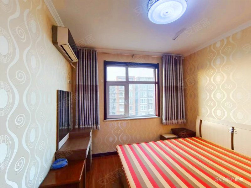 良城逸景3室2厅2卫116㎡南北115万