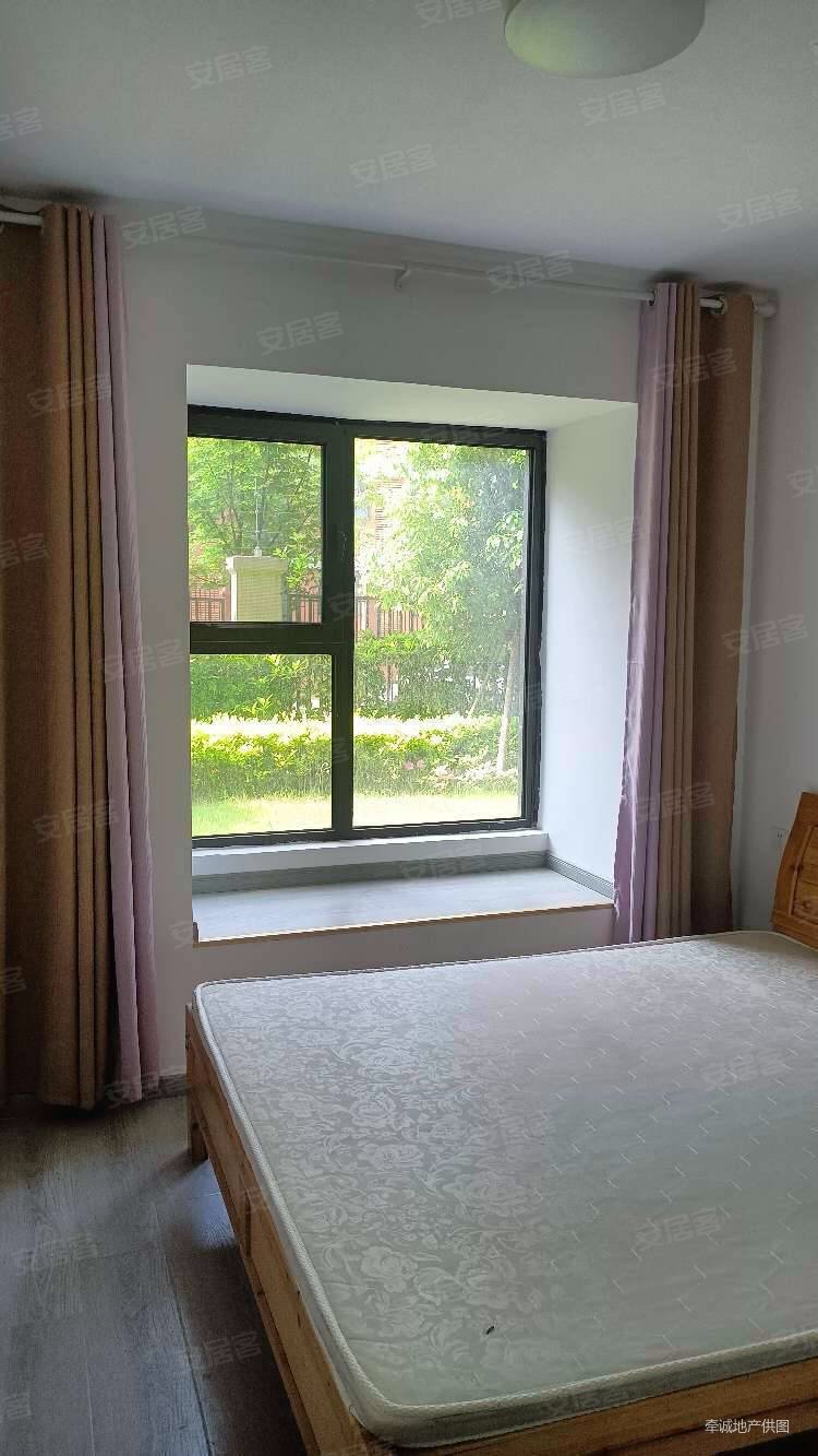 诚心出售,金辉优步学府,简装三房 全天采光好 看房方便!