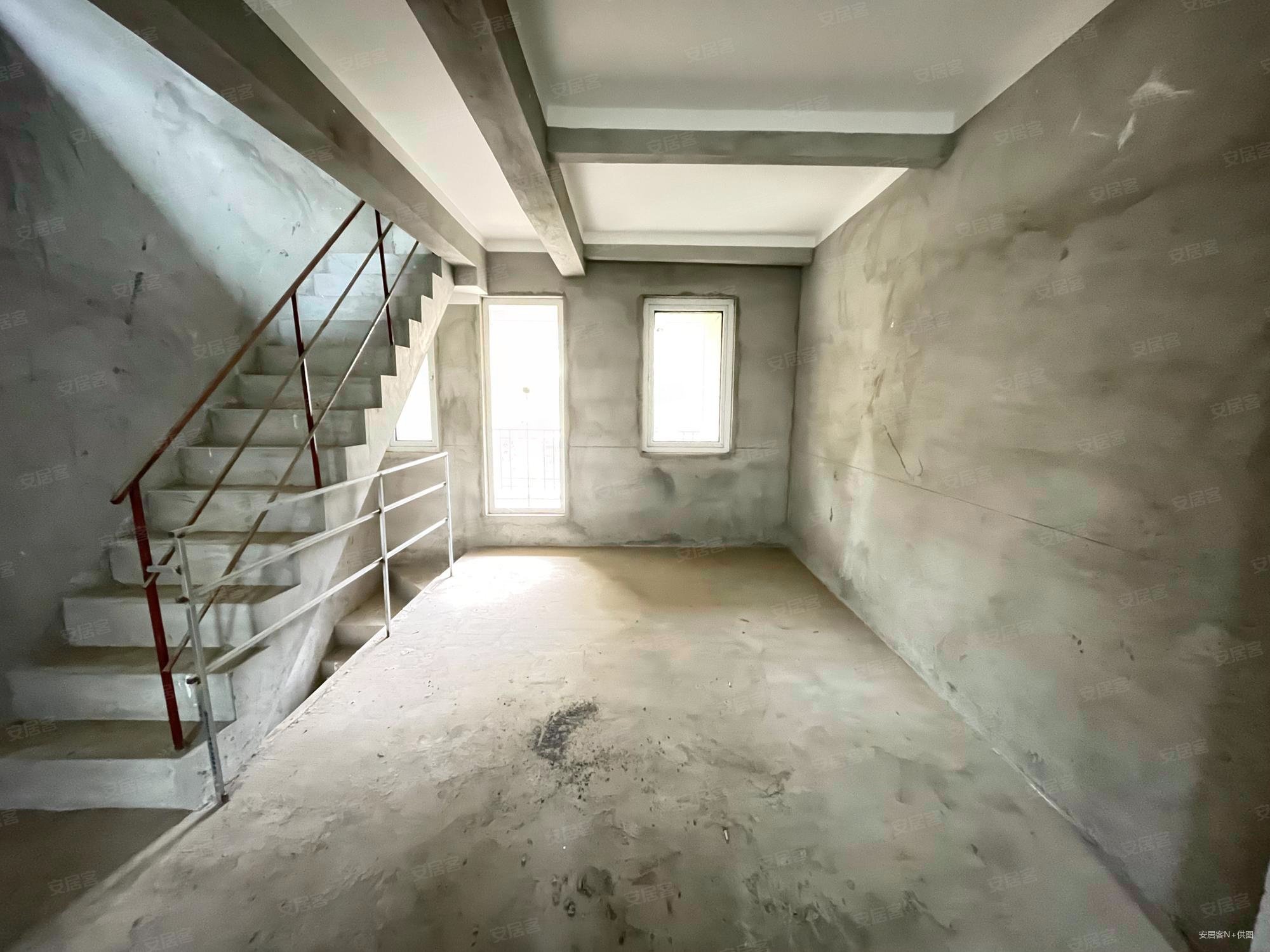 珑璟轩(别墅)4室2厅2卫100㎡南150万