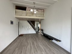 延边延吉铁南区铁南天信小区6楼带越层85平三室一厅家装修干净拎包入住出租房源真实图片