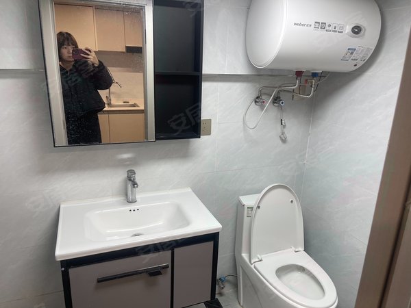 海宁许村镇许村名汇公馆长安地铁口 名汇公馆精装一室诚心出租 拎包入住 800一个月出租房源真实图片