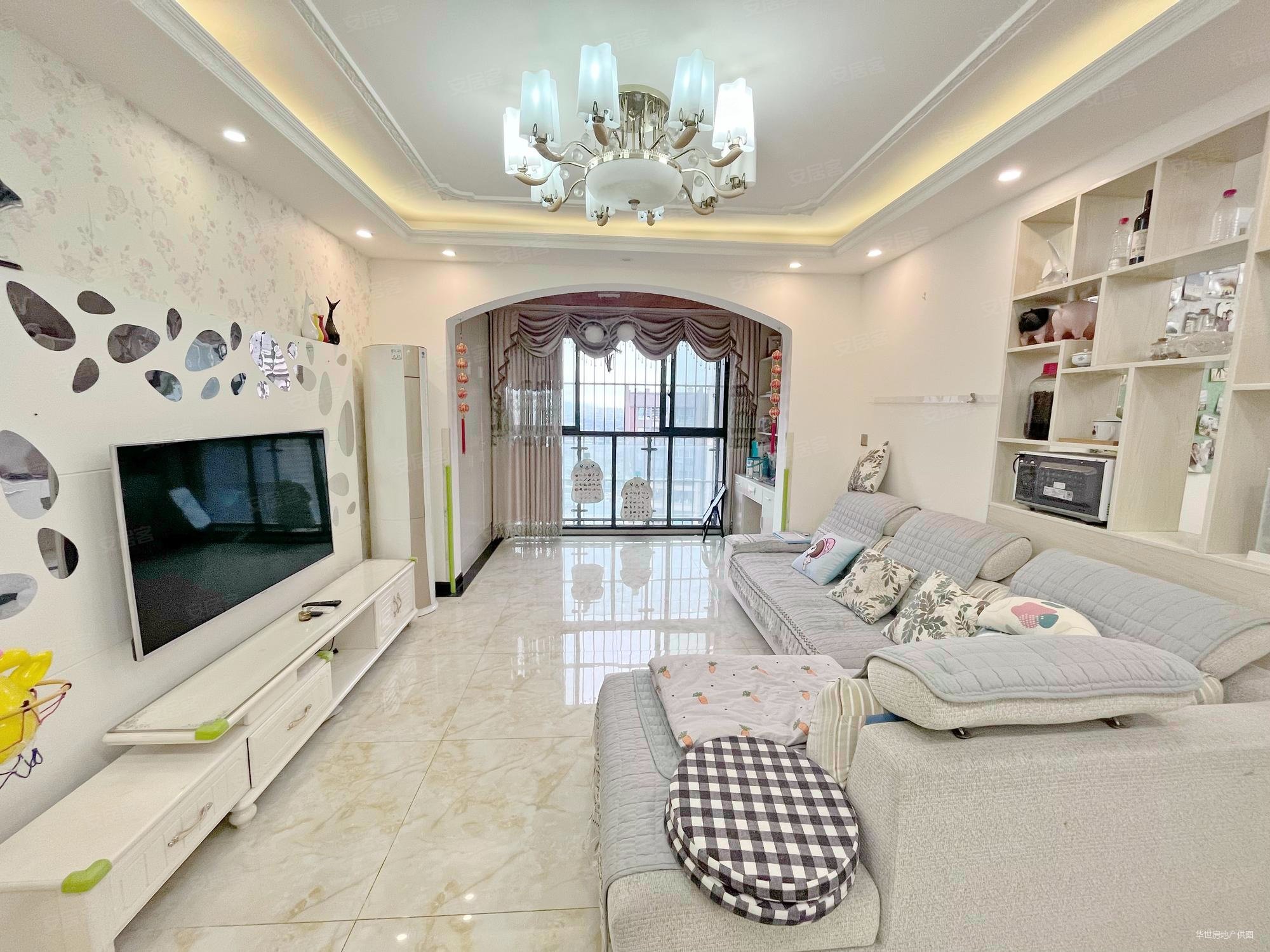 银诚东方国际4室2厅2卫116㎡南北95万