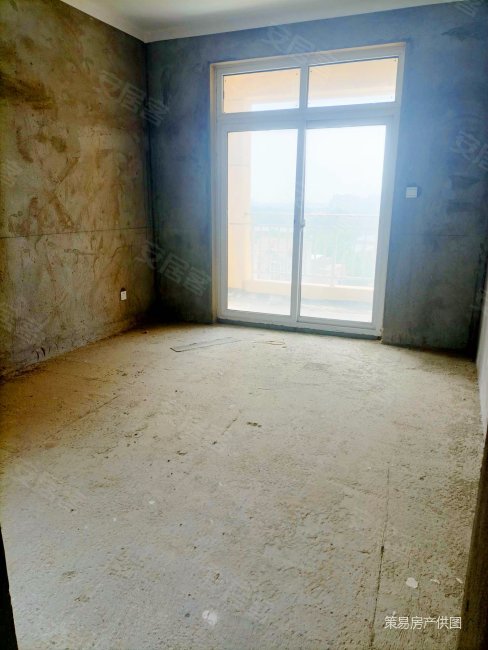 融城花园 中间楼层 南向采光好 购物方便 小区新 带电梯