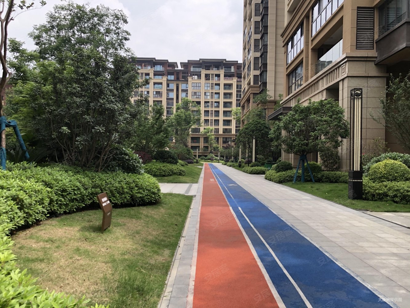 金科博翠天宸双卫精装有抵押刚需小三居