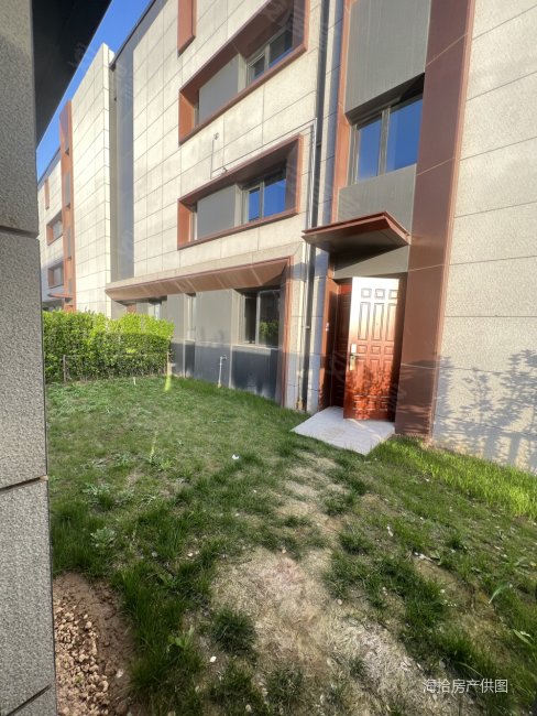 青岛海边独门独户别墅买赠送300平米带院子露台车位