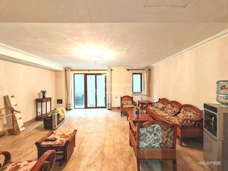 国华东方美郡(别墅)7室2厅3卫284.64㎡南北1400万