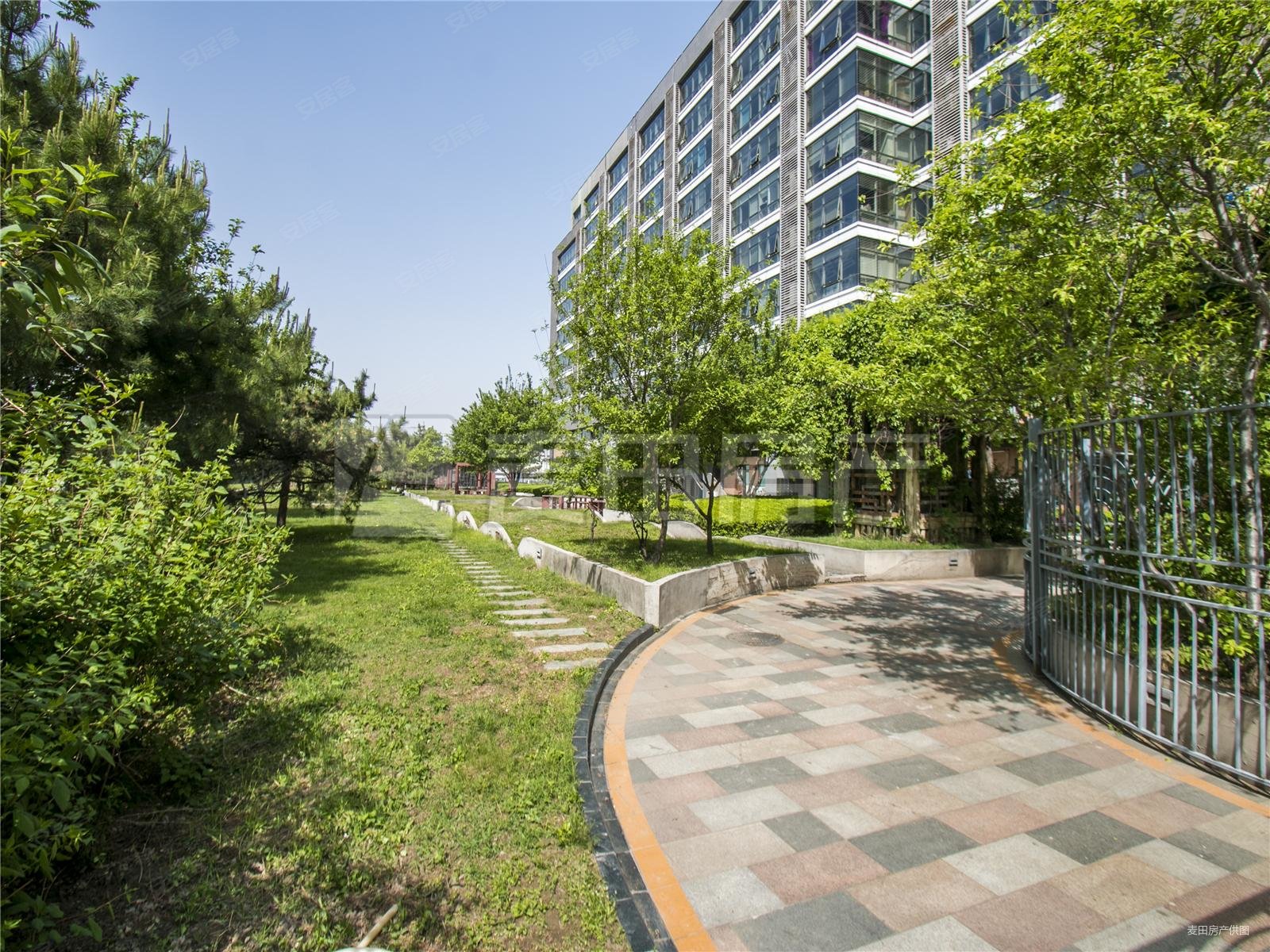 高层精装南北两居室,幸福大街旁,楼下地铁,磁器口培新,新裕家园二手房