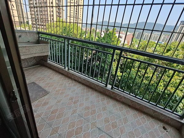 福州闽侯甘蔗新城丽景a区出租   永辉旁  大三房两卫   南北通透,看房