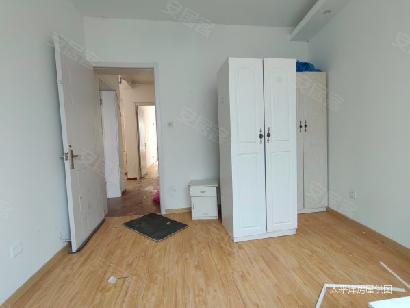 西部天花板尚缘花园洋房带车位毛胚南北双开门