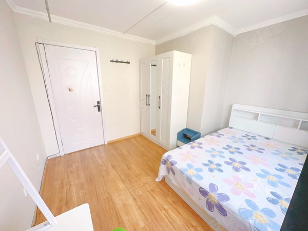 大望路 高碑店1号线传媒大学北花园小区精装卧室宽敞明亮出租房源真实