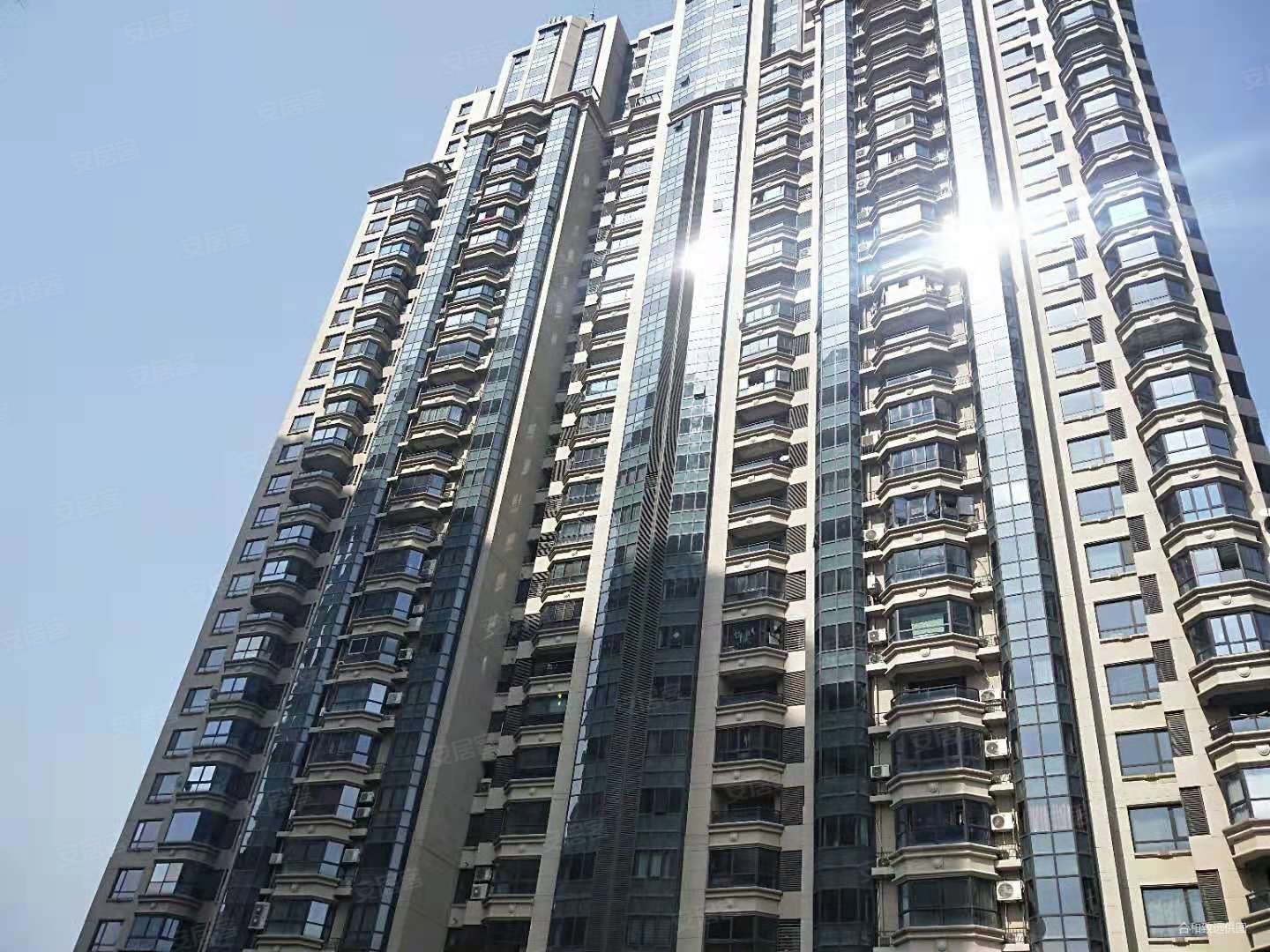 弘辉首玺3室2厅2卫154.33㎡南北422万