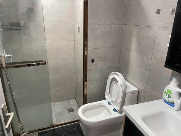 海宁长安镇农发区新天地公馆长安地铁口 学校旁新天地公馆精装一室一厅诚心出租 拎包入住出租房源真实图片