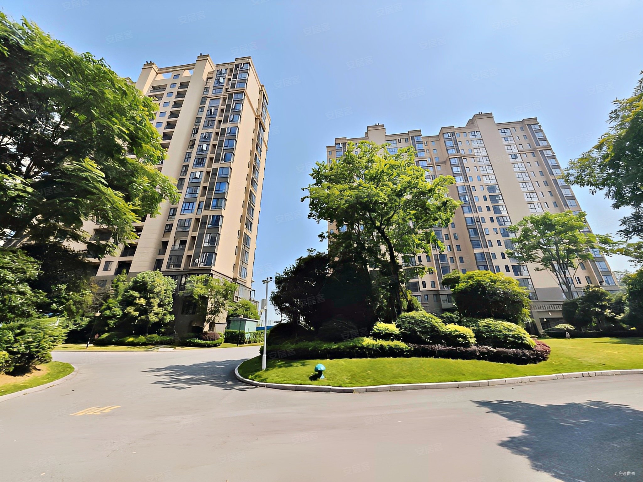 湾里岭秀湖旁合一中央城正南朝向70年产权精装二室二厅