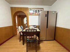 丹东振兴第二医院福春小区  月亮岛附近，周边商业圈，家电齐全，拎包入住出租房源真实图片