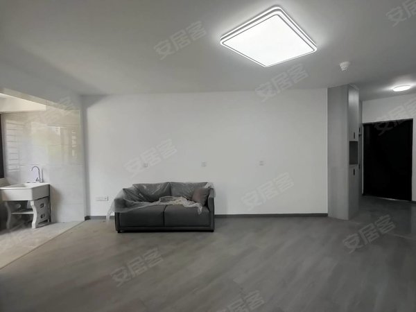 【多图】元洪花园,五一广场租房,五一广场旁 电梯精装 90平只做了一室