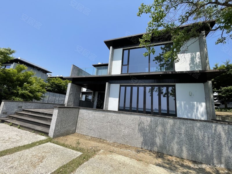 园区临湖别墅可看东方之门少于市场500万送花园800平带车库