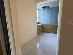 伊犁伊宁市铜锣湾门口就是菜市场便利店，南北通透好房，生活便利度直接拉满出租房源真实图片